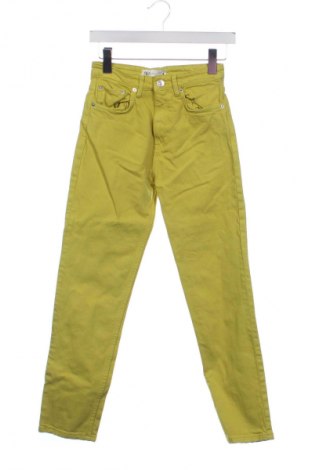 Дамски дънки Zara, Размер XS, Цвят Зелен, Цена 26,98 лв.
