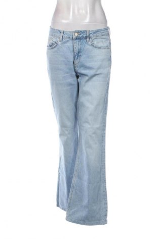 Дамски дънки Zara, Размер M, Цвят Син, Цена 61,97 лв.