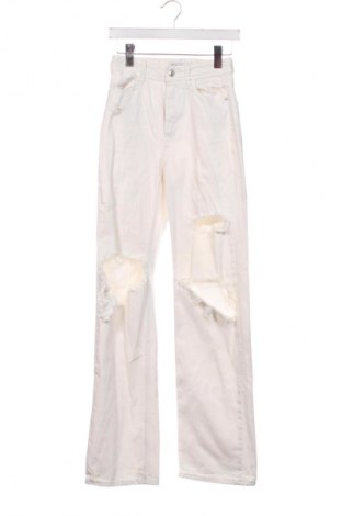Дамски дънки Zara, Размер XS, Цвят Бял, Цена 45,00 лв.