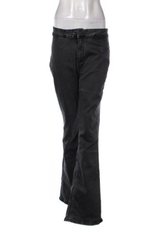 Damskie jeansy Zara, Rozmiar XL, Kolor Czarny, Cena 82,76 zł