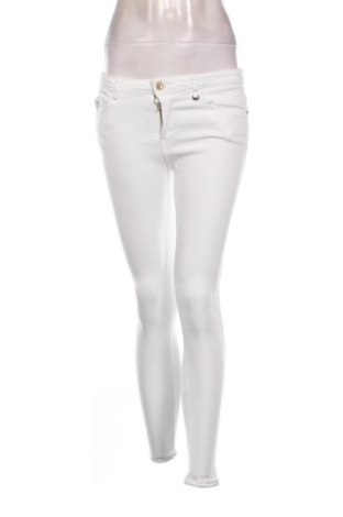 Damskie jeansy Zara, Rozmiar M, Kolor Biały, Cena 62,92 zł
