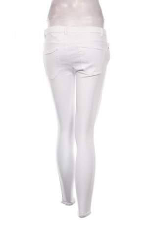 Damskie jeansy Zara, Rozmiar M, Kolor Biały, Cena 62,92 zł