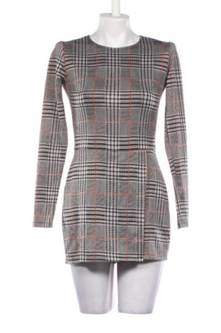 Damski krótki kombinezon Pull&Bear, Rozmiar S, Kolor Kolorowy, Cena 75,99 zł