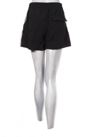 Pantaloni scurți de femei Adidas, Mărime S, Culoare Negru, Preț 265,99 Lei