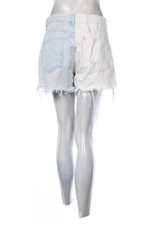 Pantaloni scurți de femei Bershka, Mărime M, Culoare Multicolor, Preț 50,00 Lei