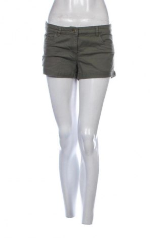 Damskie szorty H&M, Rozmiar S, Kolor Zielony, Cena 43,77 zł