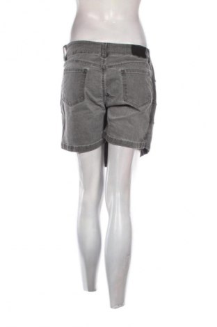 Damen Shorts Negative, Größe M, Farbe Grau, Preis 9,72 €
