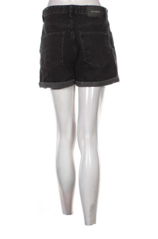 Damskie szorty Pull&Bear, Rozmiar M, Kolor Czarny, Cena 43,68 zł