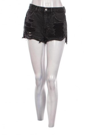 Dámske kraťasy  Pull&Bear, Veľkosť M, Farba Čierna, Cena  9,72 €