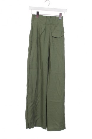 Dámske nohavice Bershka, Veľkosť XXS, Farba Zelená, Cena  14,83 €