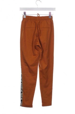 Дамски панталон Bershka, Размер XS, Цвят Многоцветен, Цена 28,88 лв.