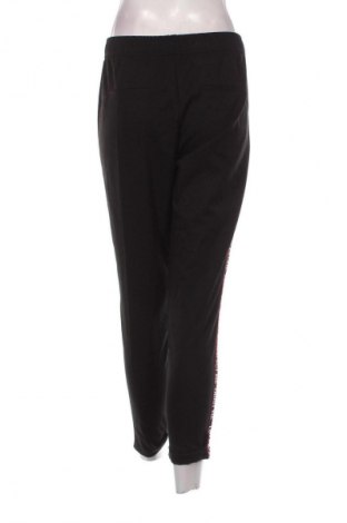 Dámske nohavice Bershka, Veľkosť M, Farba Čierna, Cena  14,77 €