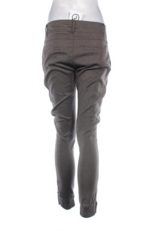 Damenhose Bershka, Größe M, Farbe Mehrfarbig, Preis € 14,83