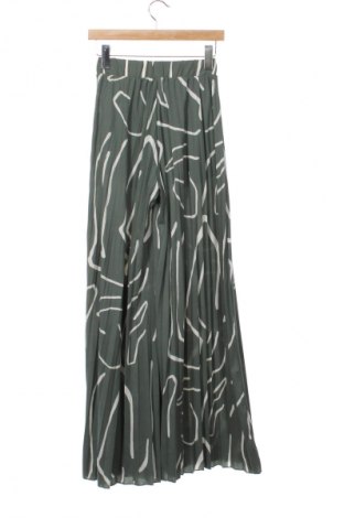 Damenhose Reserved, Größe XS, Farbe Mehrfarbig, Preis 15,00 €
