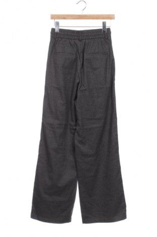 Pantaloni de femei Zara, Mărime XS, Culoare Gri, Preț 71,05 Lei