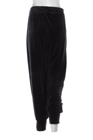 Damskie spodnie sportowe Esmara, Rozmiar 3XL, Kolor Czarny, Cena 78,99 zł
