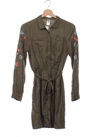 Kinderkleid C&A, Größe 13-14y/ 164-168 cm, Farbe Mehrfarbig, Preis € 7,99