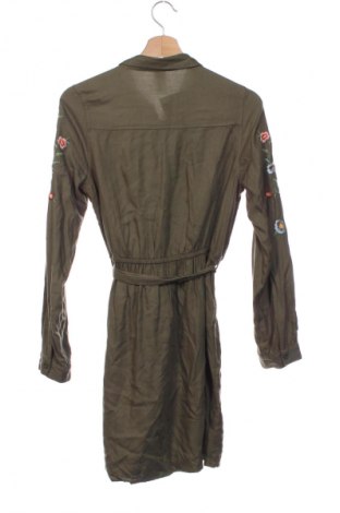Kinderkleid C&A, Größe 13-14y/ 164-168 cm, Farbe Mehrfarbig, Preis € 7,99