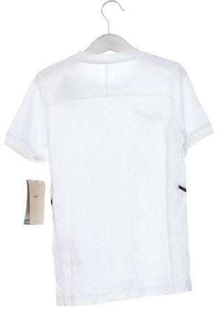 Παιδικό μπλουζάκι Nike, Μέγεθος 5-6y/ 116-122 εκ., Χρώμα Μαύρο, Τιμή 28,99 €