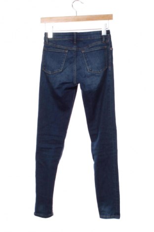 Dziecięce jeansy Gap, Rozmiar 10-11y/ 146-152 cm, Kolor Niebieski, Cena 40,99 zł