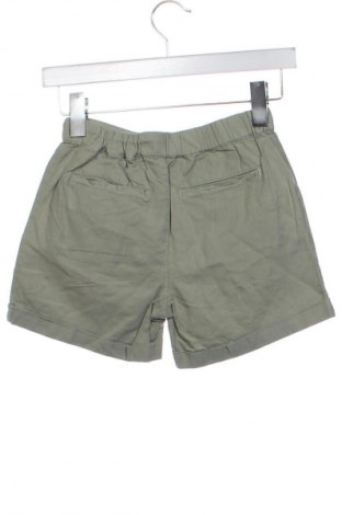 Kinder Shorts Guess, Größe 7-8y/ 128-134 cm, Farbe Grün, Preis € 14,32