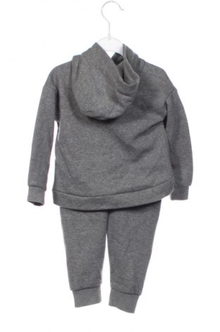 Детски спортен екип Nike, Размер 18-24m/ 86-98 см, Цвят Сив, Цена 48,99 лв.