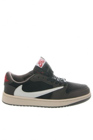 Мъжки обувки Air Jordan Nike, Размер 42, Цвят Многоцветен, Цена 258,39 лв.