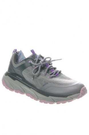 Férfi cipők
 Skechers, Méret 41, Szín Sokszínű, Ár 29 429 Ft