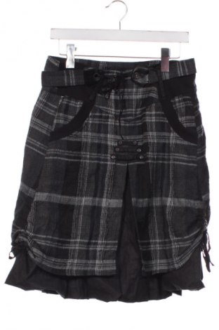 Fustă Junona, Mărime M, Culoare Multicolor, Preț 107,89 Lei