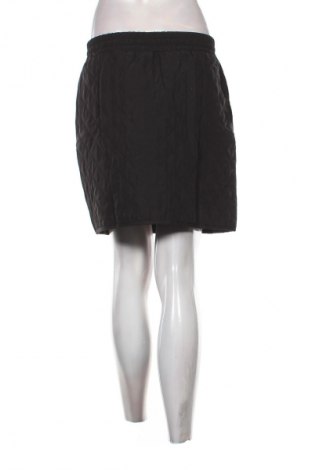Spódnica Pieces, Rozmiar M, Kolor Czarny, Cena 105,75 zł