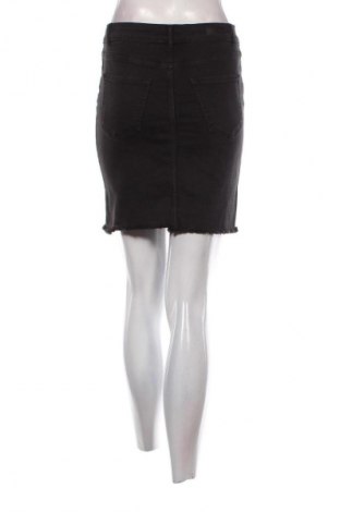Spódnica Pieces, Rozmiar S, Kolor Czarny, Cena 62,07 zł