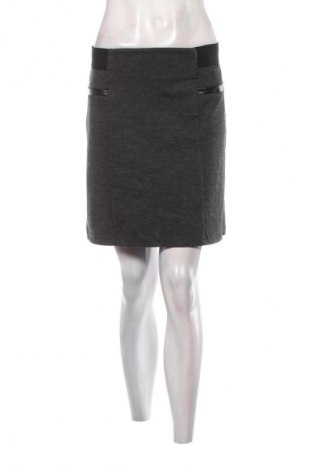 Rock U, Größe M, Farbe Grau, Preis € 5,99