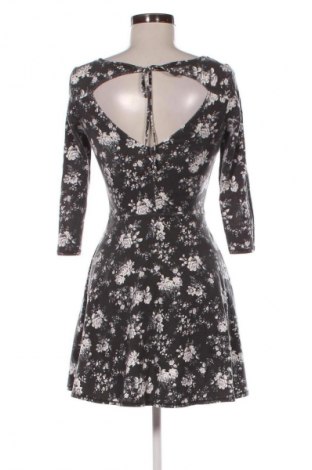 Šaty  American Eagle, Velikost S, Barva Vícebarevné, Cena  619,00 Kč