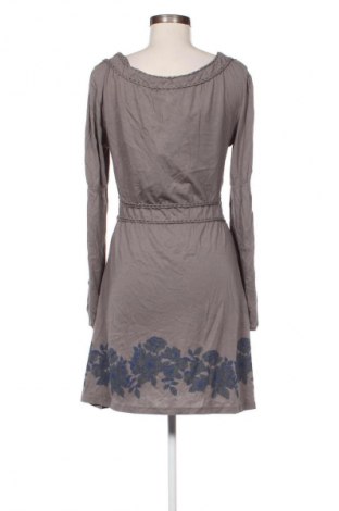 Šaty  Authentic Clothing Company, Veľkosť L, Farba Sivá, Cena  23,52 €