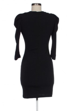 Sukienka Bershka, Rozmiar M, Kolor Czarny, Cena 48,99 zł