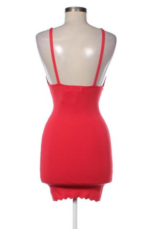 Sukienka Bershka, Rozmiar S, Kolor Czerwony, Cena 66,67 zł