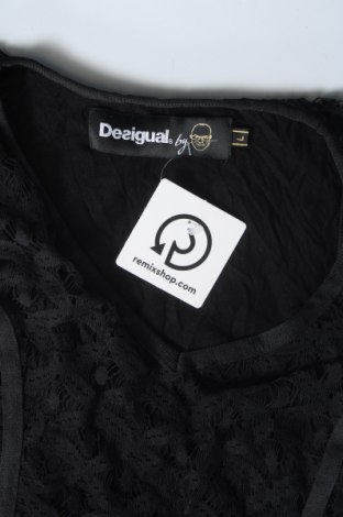 Рокля Desigual, Размер L, Цвят Черен, Цена 82,99 лв.