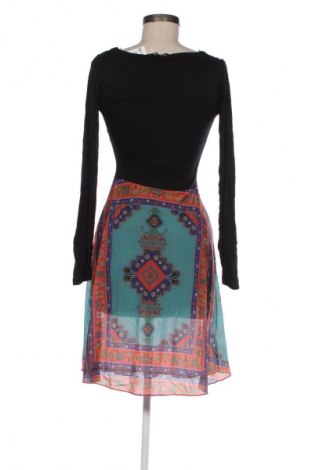 Sukienka Desigual, Rozmiar S, Kolor Kolorowy, Cena 188,51 zł