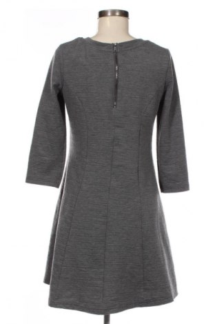 Kleid Gina, Größe M, Farbe Grau, Preis 9,99 €