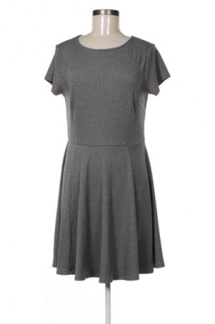 Kleid H&M, Größe L, Farbe Grau, Preis 14,83 €