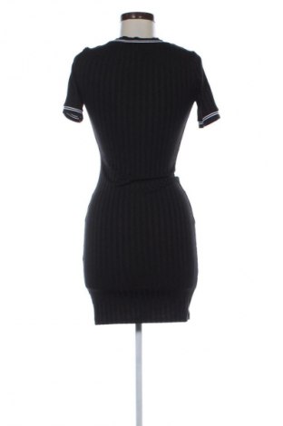 Рокля H&M Divided, Размер S, Цвят Черен, Цена 13,99 лв.