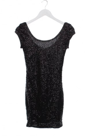 Рокля H&M Divided, Размер XS, Цвят Черен, Цена 93,00 лв.
