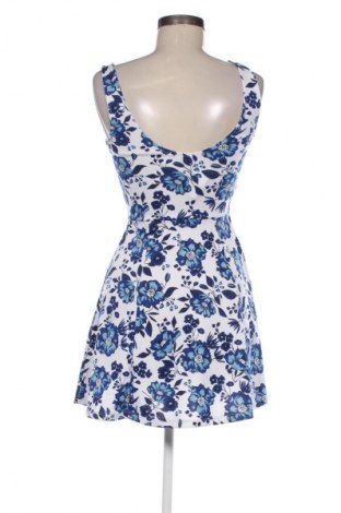 Kleid H&M Divided, Größe S, Farbe Mehrfarbig, Preis 27,80 €
