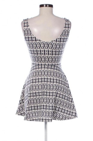 Kleid H&M Divided, Größe S, Farbe Mehrfarbig, Preis 14,83 €