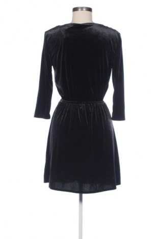 Рокля H&M Divided, Размер M, Цвят Черен, Цена 28,88 лв.