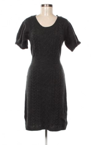 Sukienka Outfit, Rozmiar M, Kolor Szary, Cena 76,99 zł