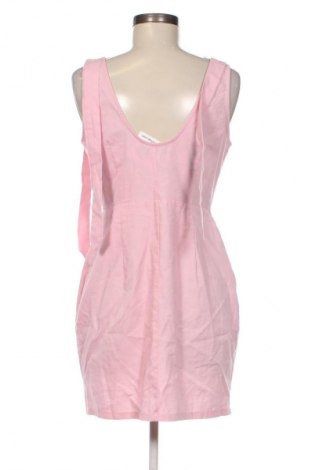 Kleid Pretty Little Thing, Größe M, Farbe Rosa, Preis 24,49 €