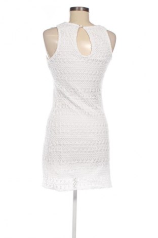 Kleid Pull&Bear, Größe M, Farbe Weiß, Preis € 15,00