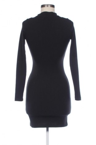 Šaty  Urban Outfitters, Veľkosť XS, Farba Čierna, Cena  24,48 €