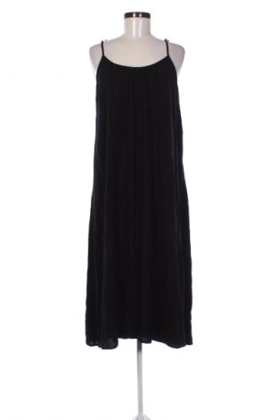 Kleid Vero Moda, Größe M, Farbe Schwarz, Preis 37,42 €